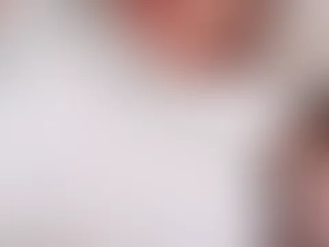 Wer will mich ein wenig unterhalten und mich von meiner Erkältung ablenken?