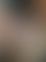 Willst du auch mal ordentlich einen Strapon b****n, der dich danach tief in deine Arschf***e f**kt? Das komplette Bilderpaket kommt bald ;)