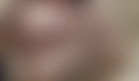 Ganz wichtig: nach dem Duschen eincremen. Stell dir vor, das wäre keine Creme, sondern dein S****a.😏😉💦