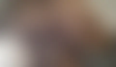 Bisschen Brüste kneten, willst du das nicht machen?