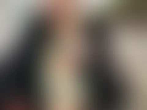 Darf man das mitten auf der Strasse ?😈was war das ein geiler einkauf ♥ magst du sehen wie nass mein höschen geworden ist ? Bis 00 uhr gibts den Lush auf allen stufen für 89 cent ♥lass mich komplett a