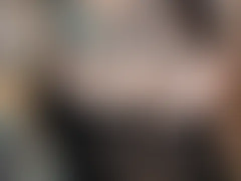 Zwischen meinen Titten ist noch Platz đ