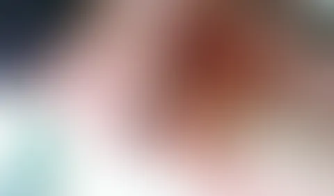 ICH   SETZTE MICH  AUF DEIN  GESICHT UND DANN REITE  ICH  DICH