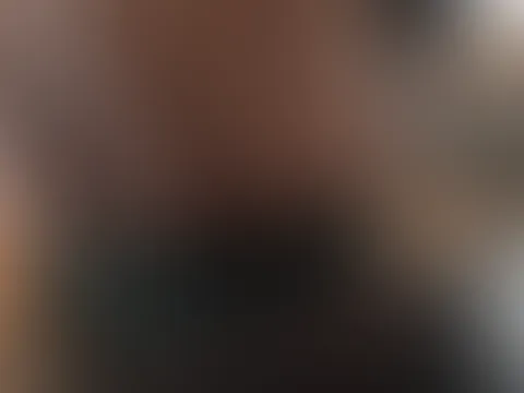 Doggy am Arbeitsplatz? Die Hose ist schon unten und mein Oberkörper über den Schreibtisch gebeugt 🥵💦😈