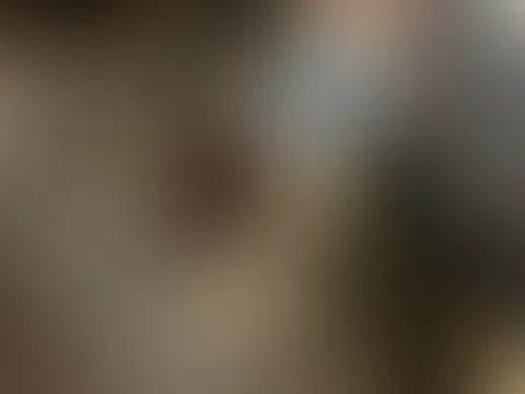 Kurzer Aufzug-Moment⊠musste einfach schnell ein Foto machen đ Ich frage mich gerade, worauf euer Blick zuerst fĂ€llt⊠Outfit oder Aussicht? đ Soll ich öfter solche spontanen Spiegelbilder posten? đ