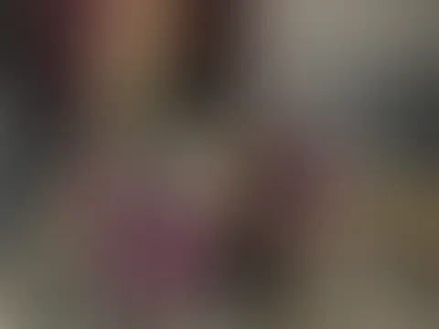 Sehen wir uns😜Ich zeige dir gerne meine gepiercte F***e, meine geilen Naturtitten & meinen prallen F**karsch👍️Bin heute am Freitag von 18 - 20 Uhr Live in der Cam für dich! Also lass uns zusammen Sp