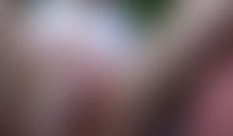 OUTDOOR VATERTAGS S****T!! Squirten an Vatertag im Wald, hoffentlich werde ich nicht erwischt! Ich habe mir ein Plätzchen im Wald gesucht, an dem ich ungestört bin! Hier laufen jedoch einige Männer h