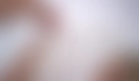 Gefesselter Hardcore F**k mit Tickling, XXL Spermafontäne