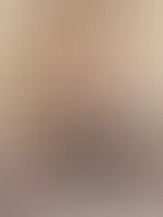 Lutscht du mir meine harten Nippel? Bin sooo horny heute