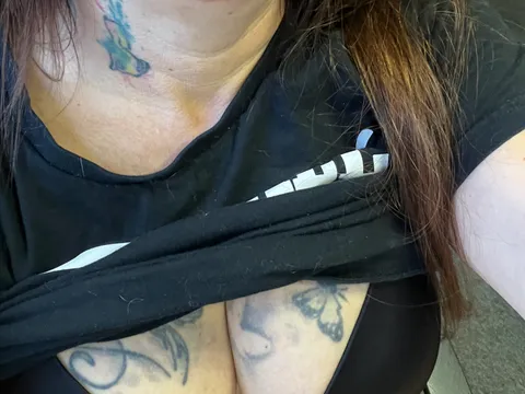 Im Büro Klo kurz selbstbefriedigt🥵