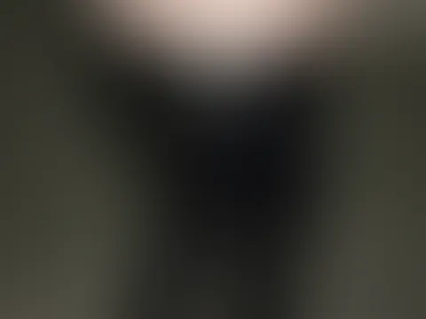 Schau mit zu, wenn ich meine enge Wetlook Hose für dich ausziehe und mit dir spreche 😍