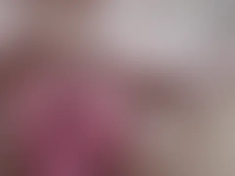 Reib deinen S*****z an meine M****i und f**k mich