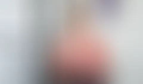Den Dildo im Mund