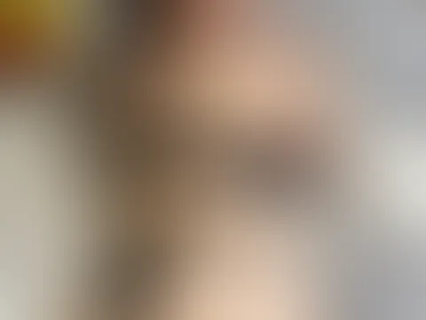 Ich habe mich absichtlich genau so hingelegt... 😘 Jetzt kann ich an nichts anderes mehr denken, wohin deine Augen gerade gerichtet sind... 😏 Wenn du wissen willst, was dann passiert ist, schau in me