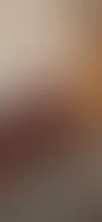 Du liegst vor mir, schläfst noch in aller Ruhe! Ich komme so über dich! Was machst du, wenn ich dich am Hals küsse und anknabbere? 😈💋