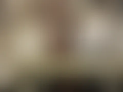 Nach dem Training fühl ich mich besonders gut… und vielleicht ein bisschen gefährlich 😏 Schweiß, Energie und ein Blick nur für dich 💦 Willst du sehen, wie ich mich danach entspanne? 😉