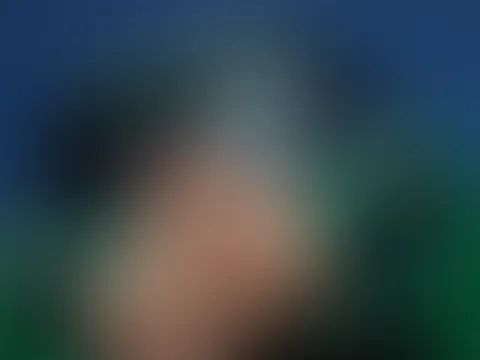 Heißes LKW-Fotoshooting mit Mega Boobies, lange blonde haare in voller Pracht? Ist sie nicht der Hammer?