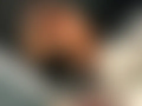 Grüße aus Rotterdam ein wenig tipsy 🥴😋 und horny hab den lush neben meiner Freundin an 🤭😈