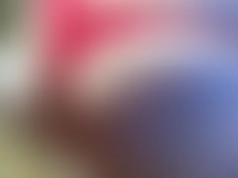 Rot, Spitze… und ein kleiner Vorgeschmack auf das, was dich erwartet ❤️ Manchmal braucht es nicht viel, um die Fantasie anzuregen – nur ein Blick, ein Detail… und ein bisschen Mut. Wie nah würdest du