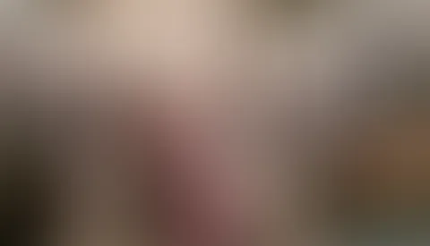 🍆💦 #Dildo #abreiten 🏇 Haha ja. Hier schiebe ich meinen 30cm #Gummischwanz in meine enge #M****i und reite los. Schön auf dem harten Fußboden 👣 #tight #Bauchnabelpiercing