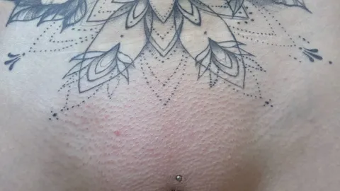 Glattrasiert -gepiercte P***y 🥵🌶🔥😈🤤