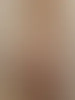 Hey du 😘 Hier ist ein kleines heißes Foto nur für dich – ganz umsonst 🔥 Wenn du mehr sehen willst… Ich habe noch viele schmutzige Geheimnisse für dich 💦 Schreib mir oder schau auf mein Profil 💋