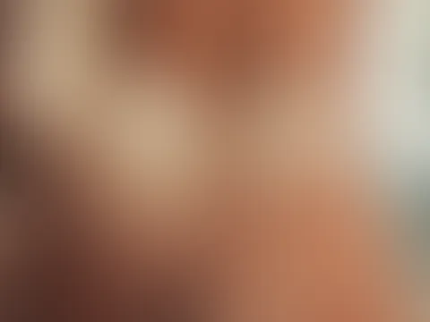 🛁✨ Manchmal braucht man einfach eine kleine Auszeit... Warmes Wasser, jede Menge Schaum und Gedanken, die vielleicht nicht ganz jugendfrei sind... 😏💋 Was glaubst du, woran ich gerade denke? 🔥