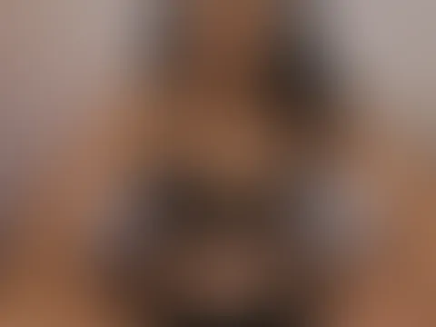 Ein Blick sagt mehr als tausend Worte... 🖤 Was liest du in meinen Augen, wenn ich dich so anschaue?