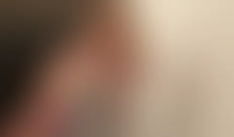 Am letzten Tag in Cap d’Agde habe ich festgestellt, dass Schaum ein exzellentes Gleitmittel ist. Außerdem gab es eine geile dusche im Pool inklusive heißer Italiener und dann noch eine Eskalation der