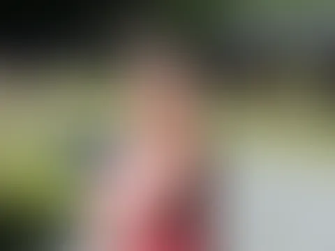 Just enough to make you curious đ