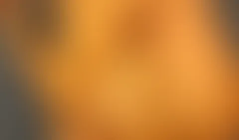FIT in den Frühling (Tag 5 ). Mein tägliches nacktes Fitnessvideo. Auch als mollige natürliche MILF mit Hängetitten und Stutenarsch kann man täglich was für den Body tun. Bei genügend Interesse von eu