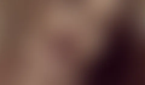 Nasser geiler Dirty Talk im Flüsterton und der Hirnf**k, den du brauchst.