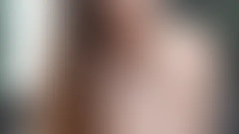 Come closer, I wanna hear what you’re thinking 😇