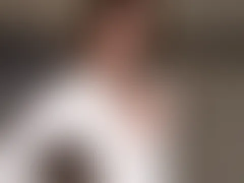 WeiĂe Jacke & nackte Kurven đ Vom Tease bis komplett offenâ€ïž