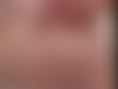 Baden titten mit schaum ein cremen und mit pinken Dildo