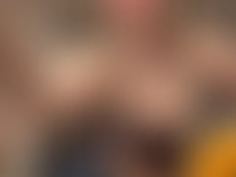 Guten Morgen… ☀️ Donnerstag fühlt sich schon verdächtig nach Wochenende an 😏Noch einmal schlafen – und dann wird’s heiß… Aber vielleicht bekommst du heute schon einen kleinen Vorgeschmack? 💋🔥
