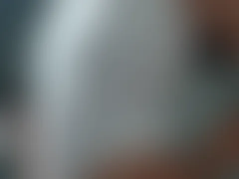 Bist du auch müde nach Hause gekommen? Dann komm her, wir ziehen uns aus und f**ken ordentlich. Was sagst du?