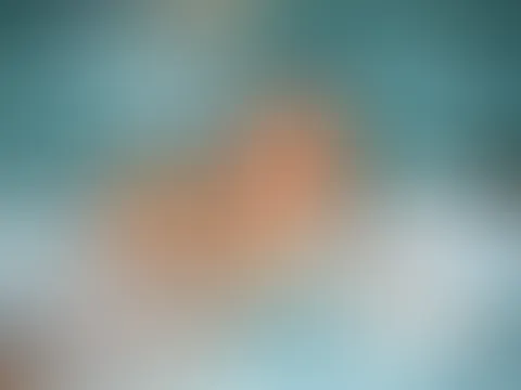 Nackt im öffentlichen Schwimmbad
