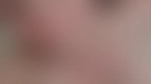 Ohhh Shit💦😝 ging ein bisschen daneben- aber ich finde es trotzdem geil🥵 Spritzt du auch gern ins Gesicht?💦
