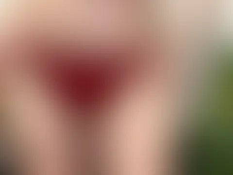 Ich will heute richtig hart von dir benutzt werden! Ich habe mich geknebelt und spiele für dich schon an meiner geilen P***y rum. Was stellst du mit mir an?😈