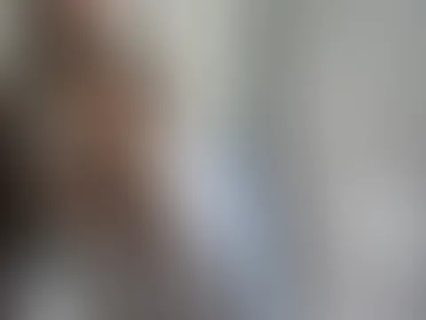 Upsi da ist der Blazer doch wohl zur Seite gerutscht đ