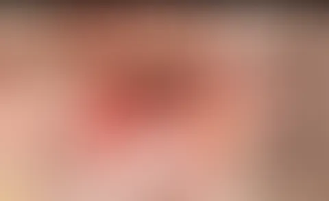 Schau mal wie mein Dildo mich verwöhnt. Willst du auch mal?