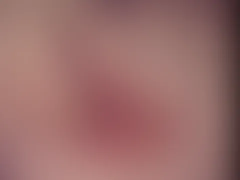 Ich spiele gerne an meinen dicken titten