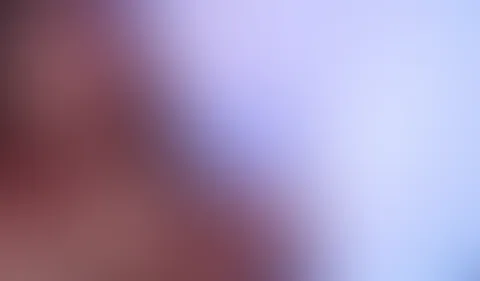 er steckt ihn mir immer wieder in den Mund