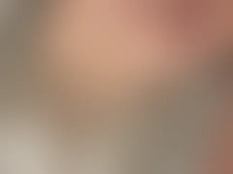 Ich plansche hier nicht nur unschuldig rum… Ein bisschen Schaum, ein bisschen Haut — und ganz viel Kopfkino. 💭 Komm rein… aber beschwer dich nicht, wenn du länger bleibst, als du wolltest. 😉 die