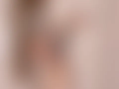 Naked in Shower – Silhouette & soft glow