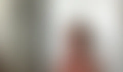 MILF M****I FRISCH RASIERT!! Komm nah ganz nah ran Ich weiß doch, wie es sein muss... so eine m****i muss komplett glatt sein!! man weiß ja nie :) Komm ganz nah ran wenn ich mich für dich rasiere, ei