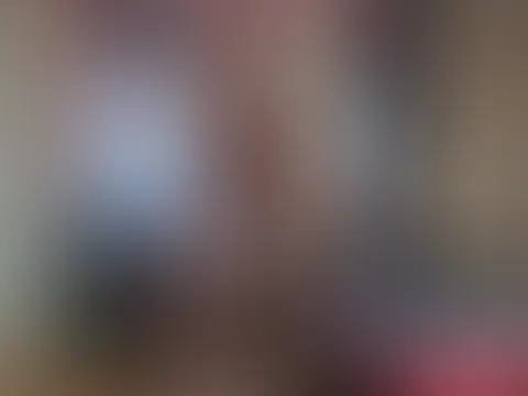 Ich brauche S******e und diene für sie !!