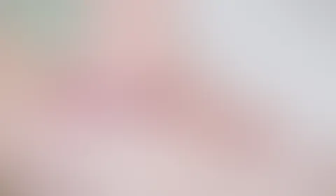 Puh das war ein anstrengender Dreh. Und genug Orgasmen hatte ich trotzdem nicht. Da gönne ich mir doch noch einen in der heißen Badewanne. Mein Drehpartner (wer die Tage aufgepasst hat weiß bei wem i