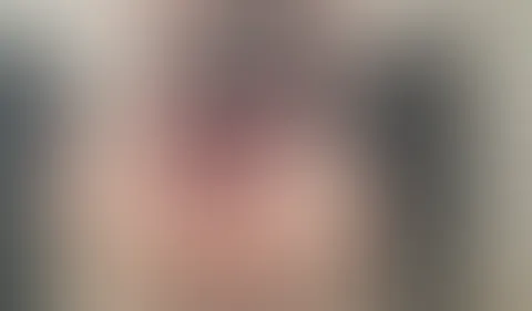 Böses Schulmädchen muss Dildo reiten 😈💦
